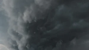 Which Direction Do Tornadoes Travel?
