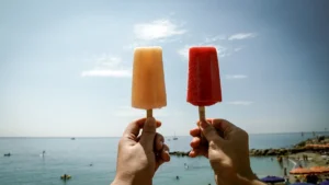 How to Keep Popsicles Frozen While Traveling
