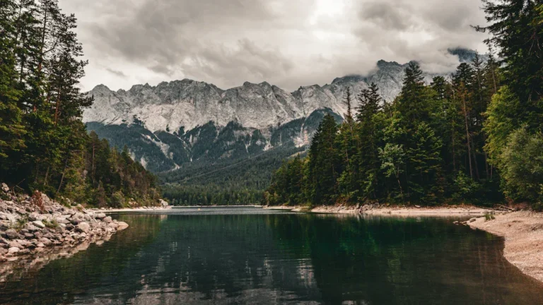 Best Mountains in Germany: Bavarian Alps, Hiking, and Scenic Mountain Views