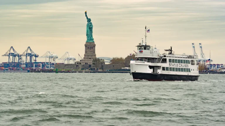 10 Must-See Things to Do in Block Island, RI: Beaches, Lighthouses & Ferries