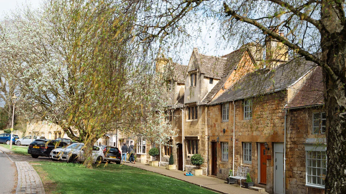 14. Exploring Chipping Norton Town Center